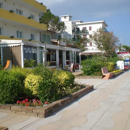 Silva Frontemare Otel 2*